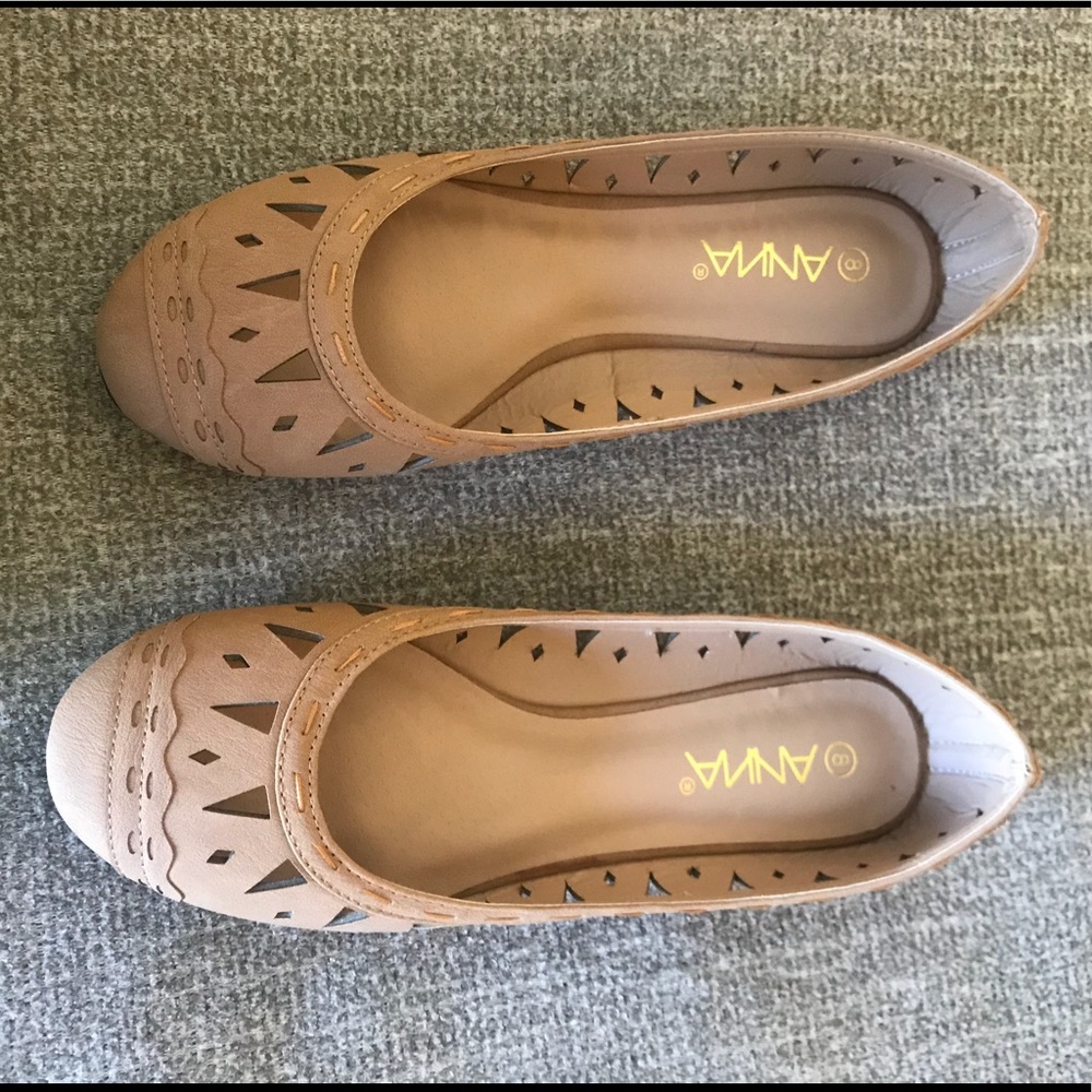 Women’s Anna ballet slipper, size 8, brand new